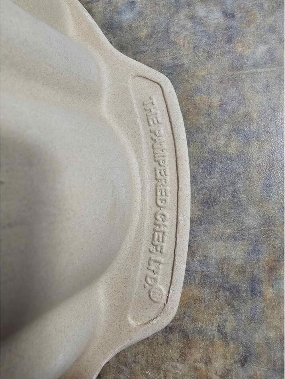 Pampered Chef Family Heritage Stoneware Fluted Bundt Cake Pan - Picture 9 of 9
